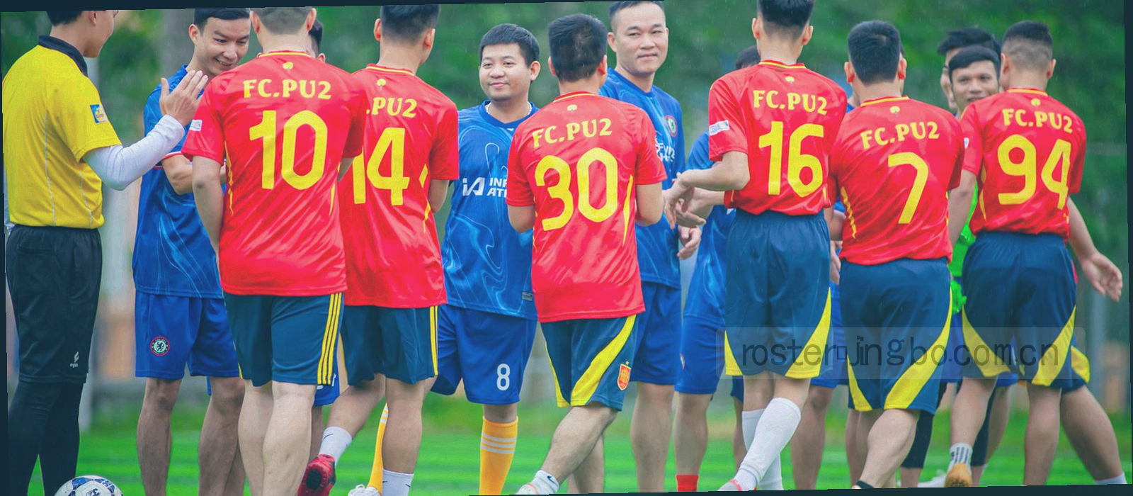 战术板线条与手写标记的局部特写，画面内无可辨识文字与姓名